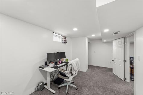 560 Elmwood Road Bay Village OH 44140