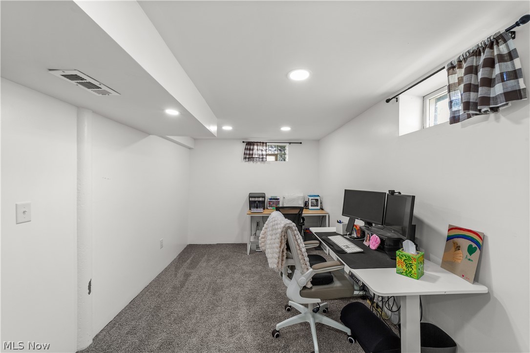 560 Elmwood Road Bay Village OH 44140