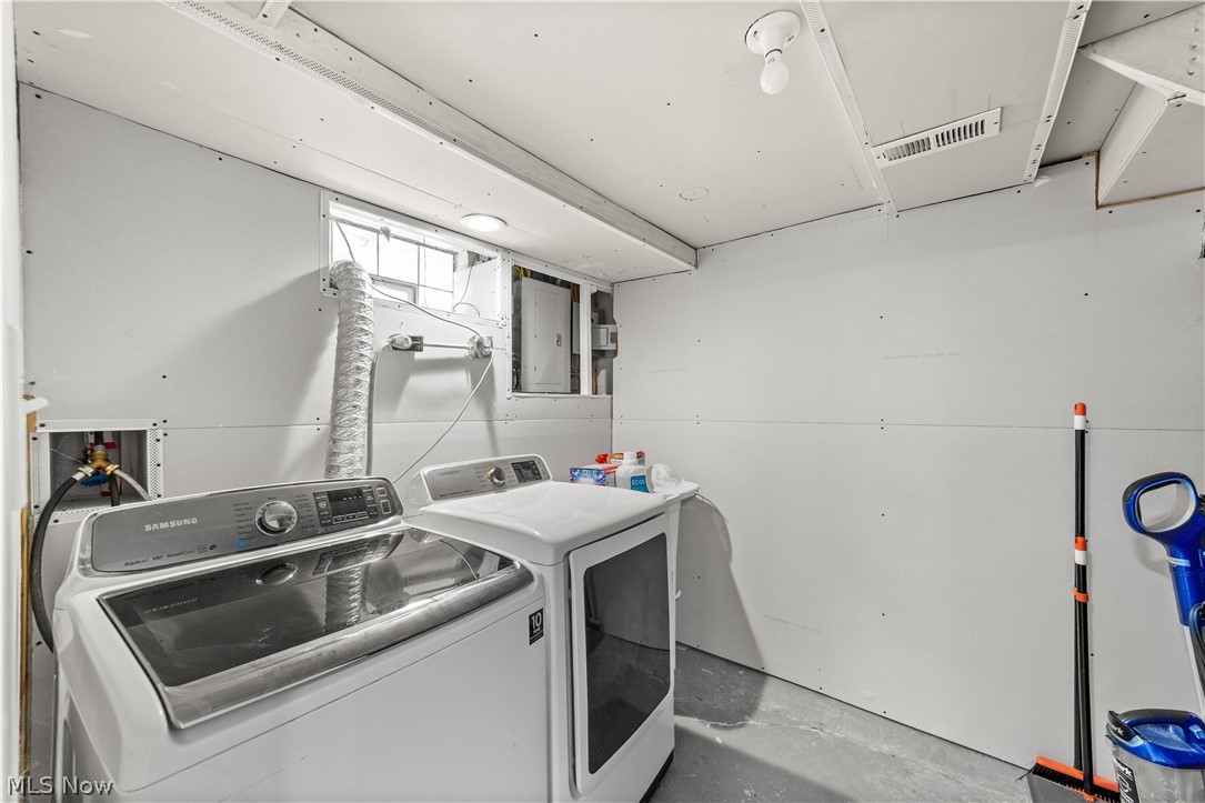 560 Elmwood Road Bay Village OH 44140