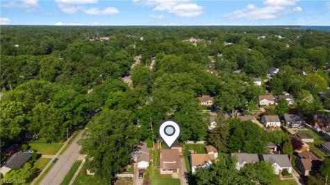 560 Elmwood Road Bay Village OH 44140