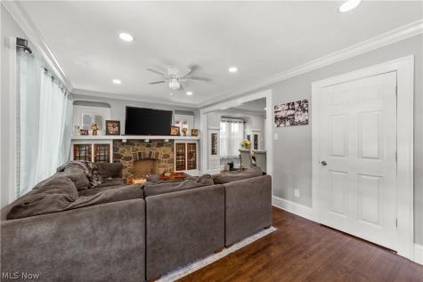 560 Elmwood Road Bay Village OH 44140