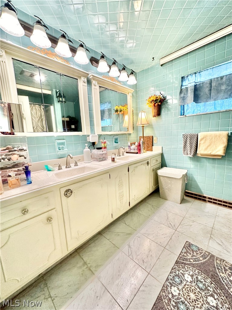 408 Garfield Avenue Steubenville OH 43952