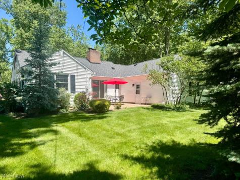 359 Yale Avenue Elyria OH 44035