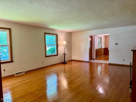 359 Yale Avenue Elyria OH 44035