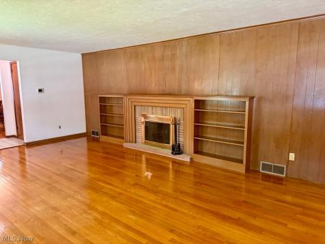 359 Yale Avenue Elyria OH 44035