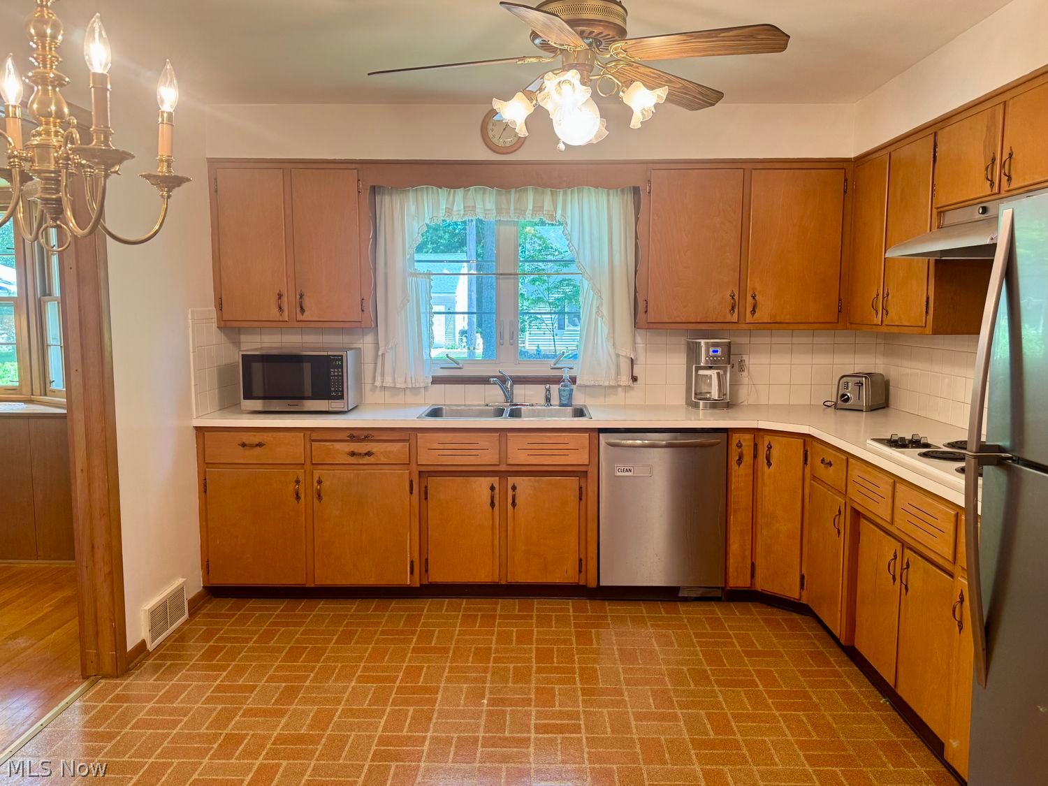 359 Yale Avenue Elyria OH 44035
