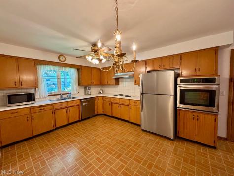 359 Yale Avenue Elyria OH 44035
