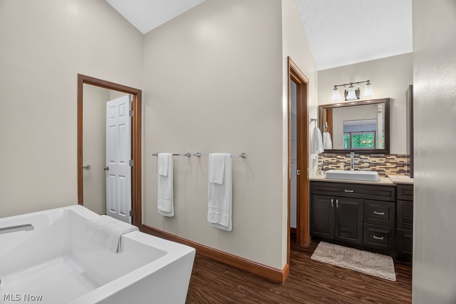 10835 Scranton Woods Trail Newbury OH 44065