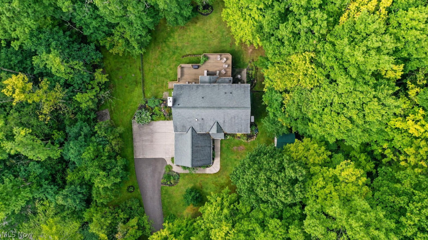 10835 Scranton Woods Trail Newbury OH 44065