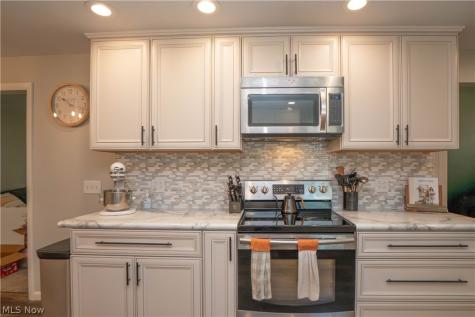 4029 Bel Air Avenue NW Canton OH 44718