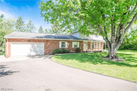 4029 Bel Air Avenue NW Canton OH 44718