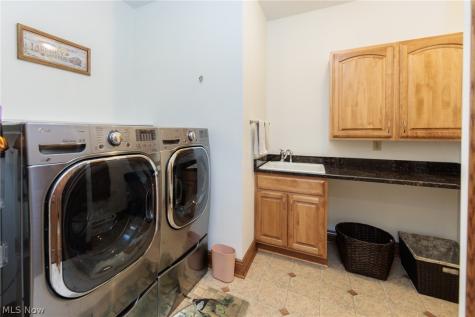 2502 Morning Star Drive Hinckley OH 44233