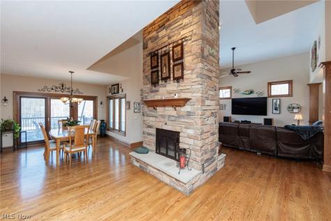 2502 Morning Star Drive Hinckley OH 44233