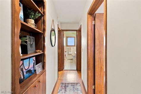 3397 Lotus Lane Seven Hills OH 44131