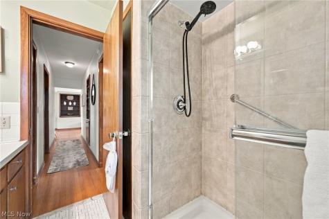 3397 Lotus Lane Seven Hills OH 44131