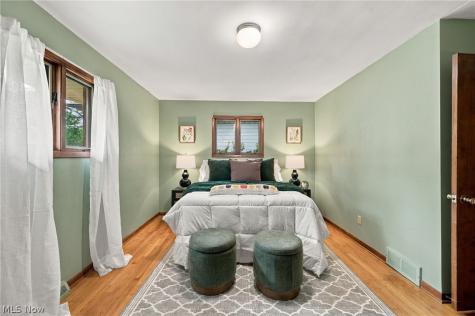 3397 Lotus Lane Seven Hills OH 44131