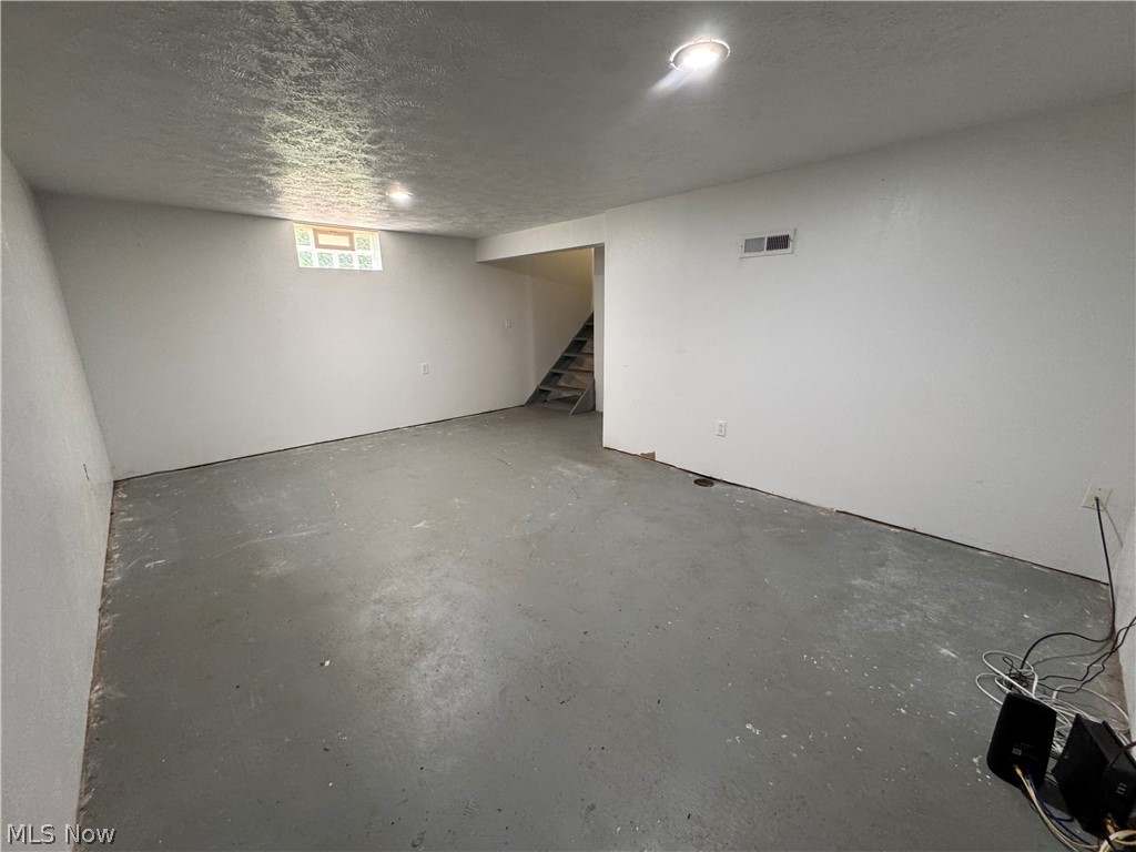 401 Diana Drive Hopedale OH 43976