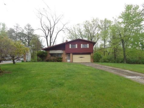 8085 Worthington Park Drive Strongsville OH 44149