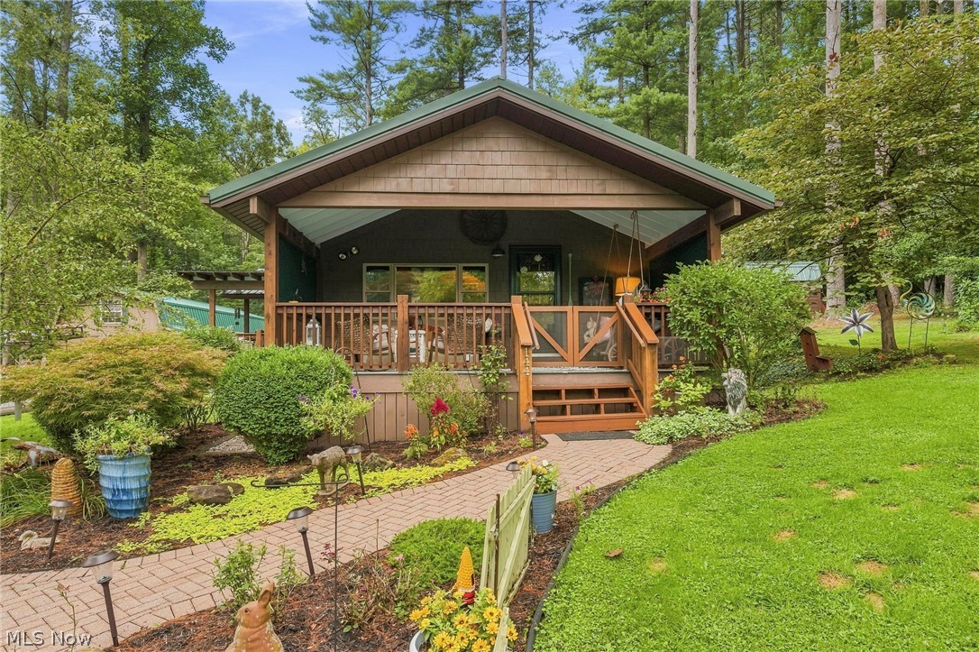 6040 Concord Drive Bowerston OH 44695