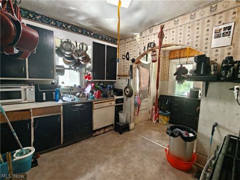 1135 Oak Avenue NW Canton OH 44708