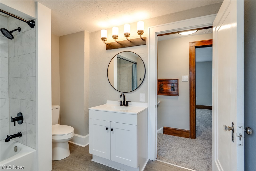 1835 Thornapple Avenue Akron OH 44301