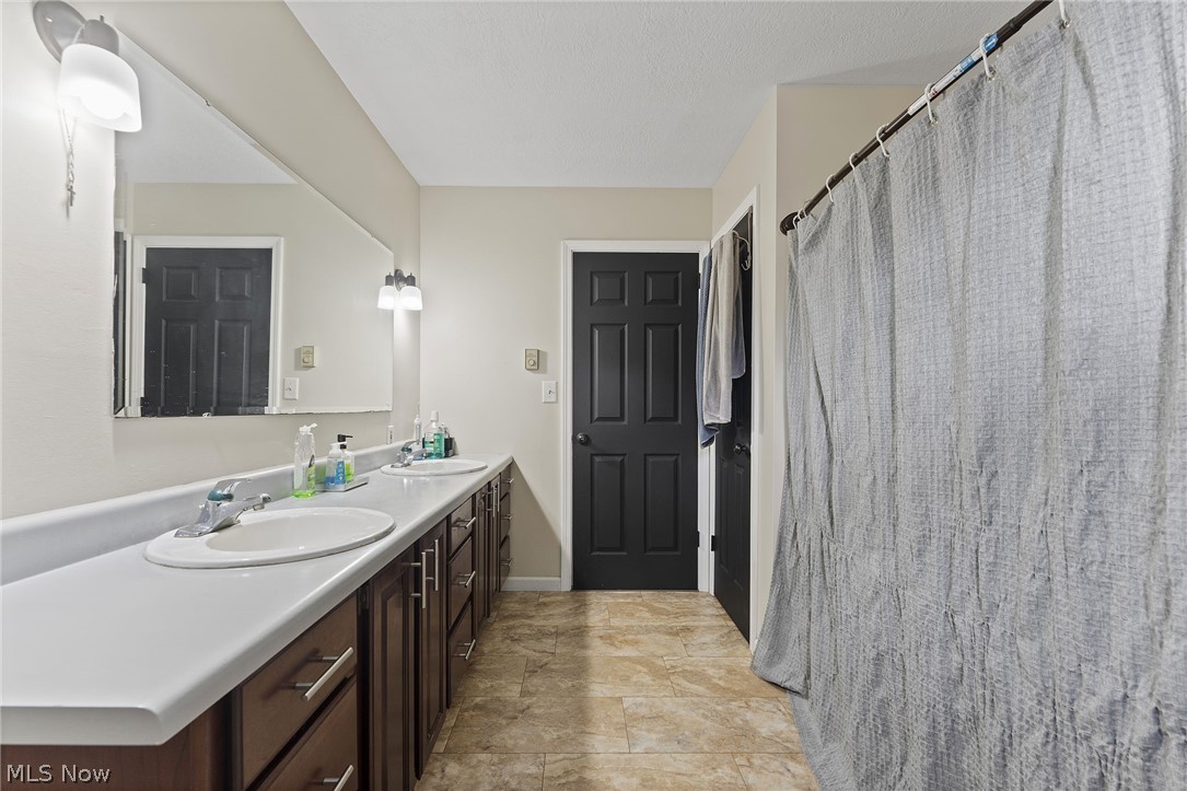 4278 Dudley Road Mantua OH 44255