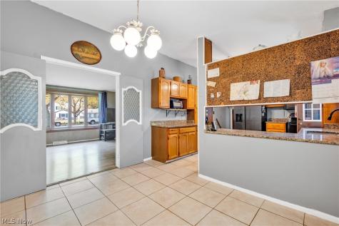 6221 Brighton Drive North Olmsted OH 44070