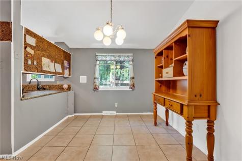 6221 Brighton Drive North Olmsted OH 44070