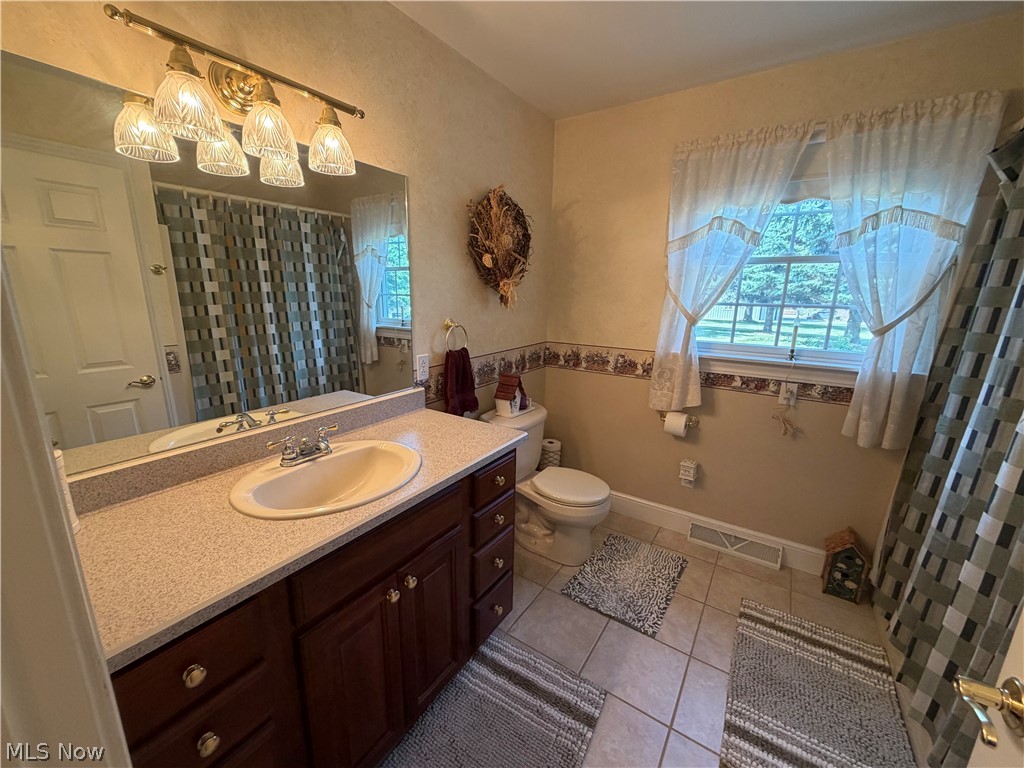 16592 Davis Drive East Liverpool OH 43920