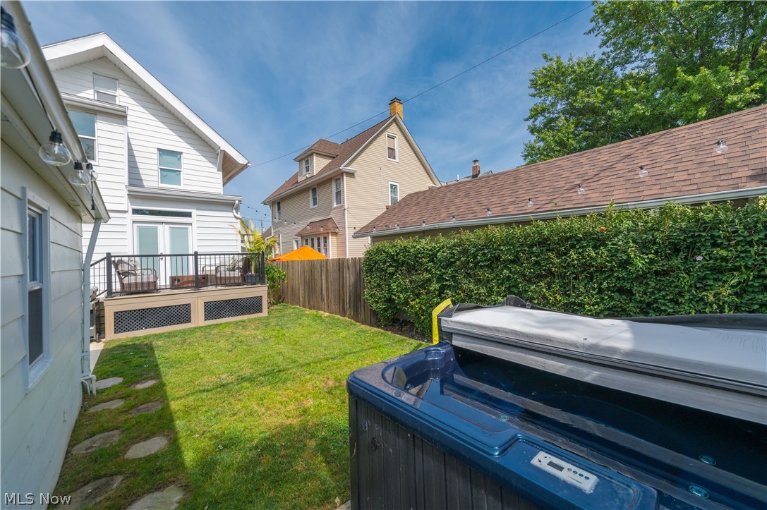 1225 Gladys Avenue Lakewood OH 44107