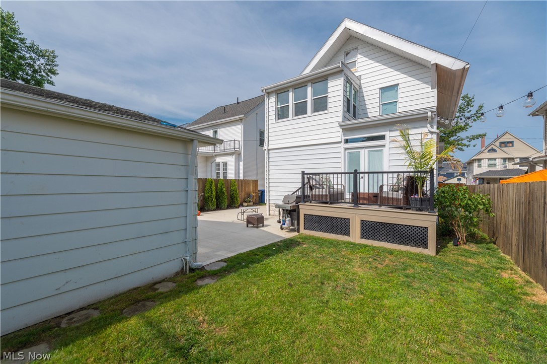 1225 Gladys Avenue Lakewood OH 44107