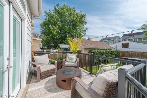 1225 Gladys Avenue Lakewood OH 44107