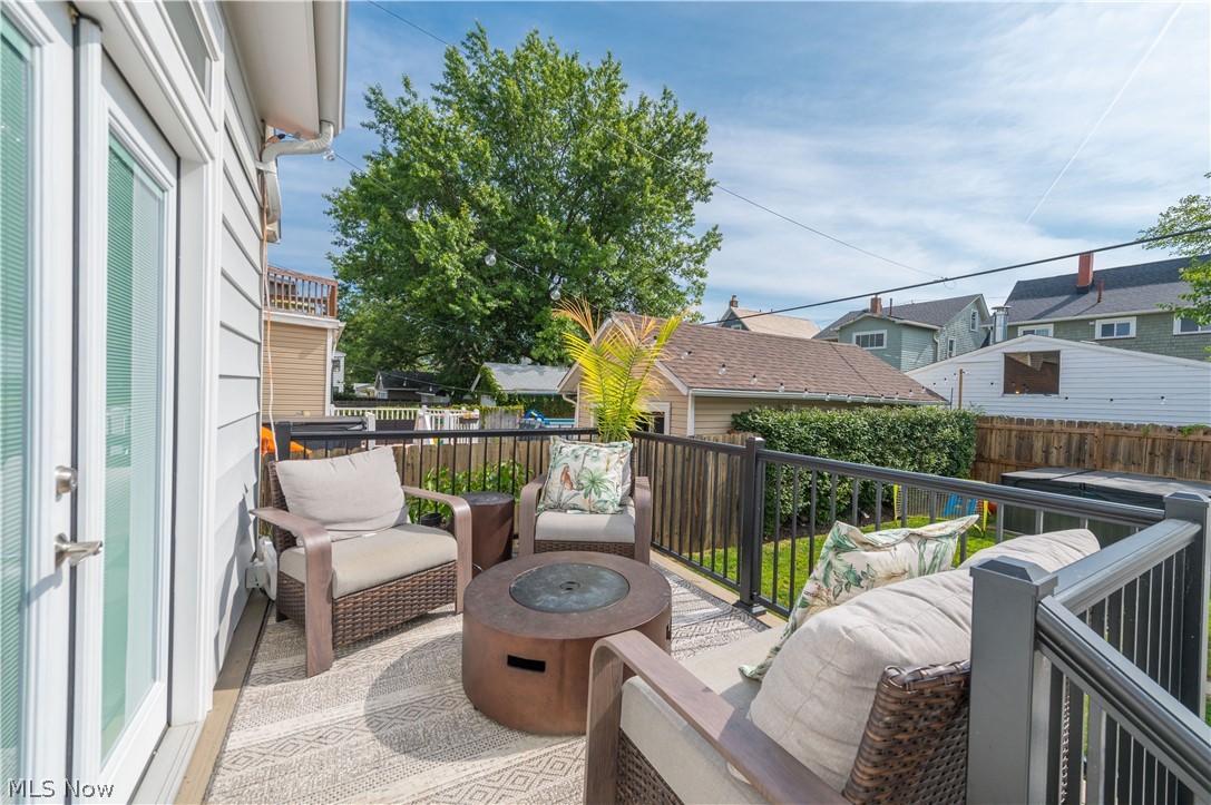 1225 Gladys Avenue Lakewood OH 44107