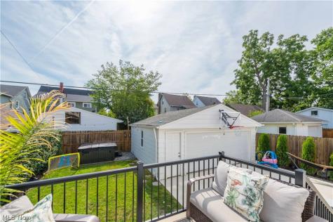 1225 Gladys Avenue Lakewood OH 44107
