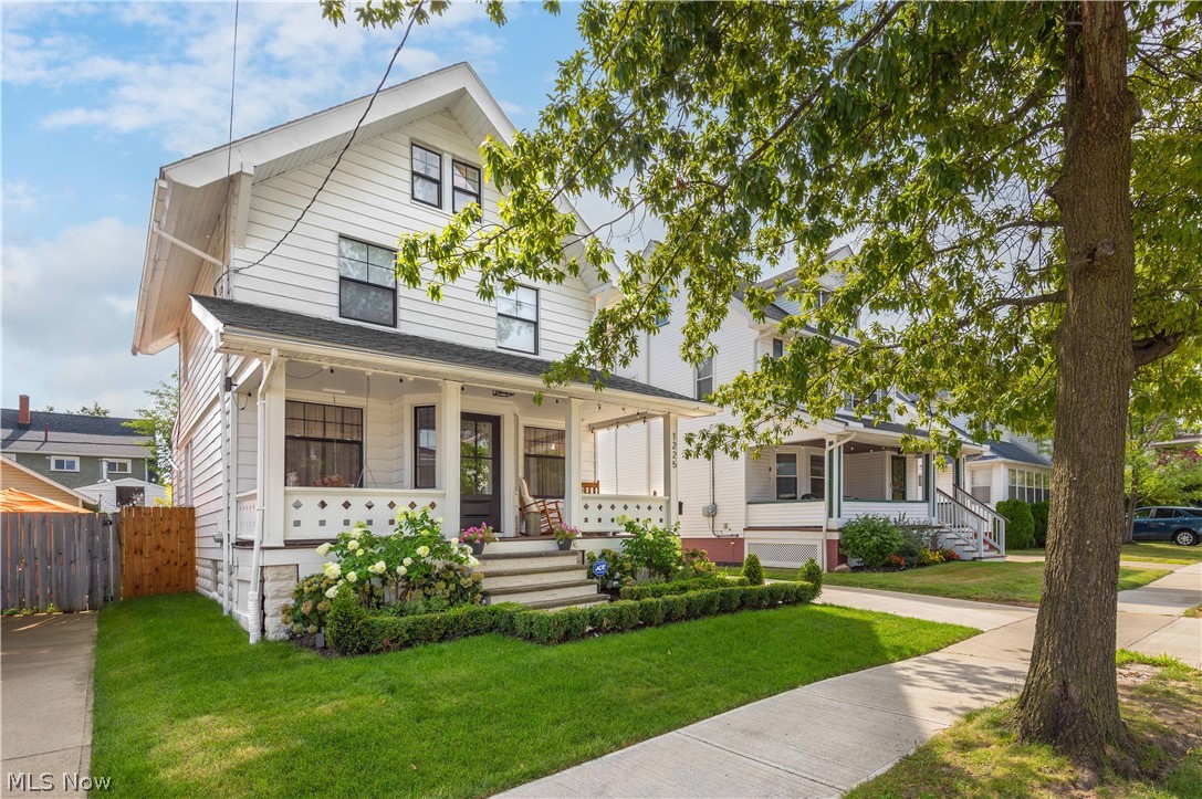 1225 Gladys Avenue Lakewood OH 44107