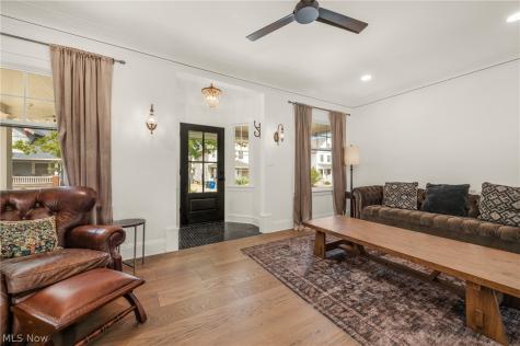 1225 Gladys Avenue Lakewood OH 44107