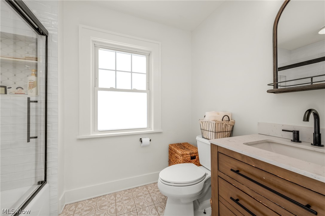 1225 Gladys Avenue Lakewood OH 44107