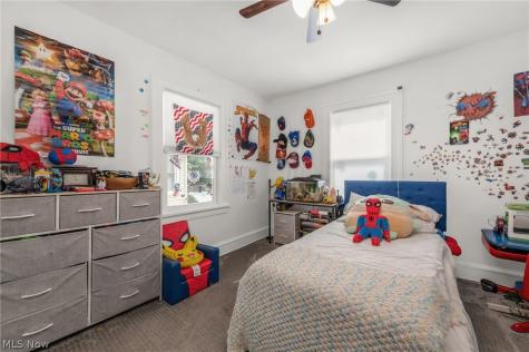 1225 Gladys Avenue Lakewood OH 44107