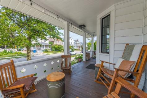 1225 Gladys Avenue Lakewood OH 44107