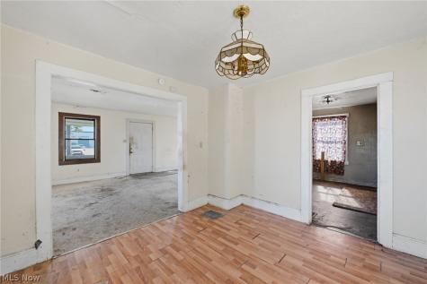 4040 Saint Clair Street Willoughby OH 44094