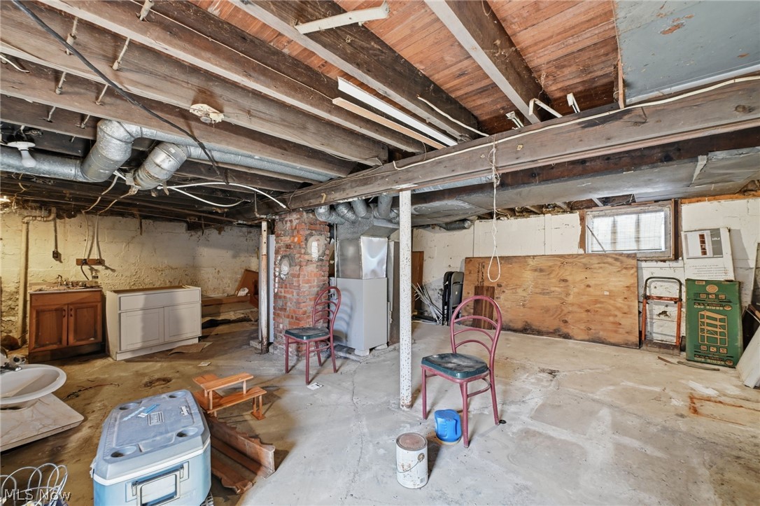 4040 Saint Clair Street Willoughby OH 44094