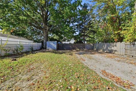4040 Saint Clair Street Willoughby OH 44094
