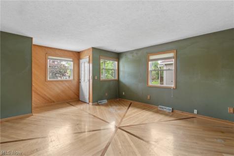 343 3rd Street Wadsworth OH 44281