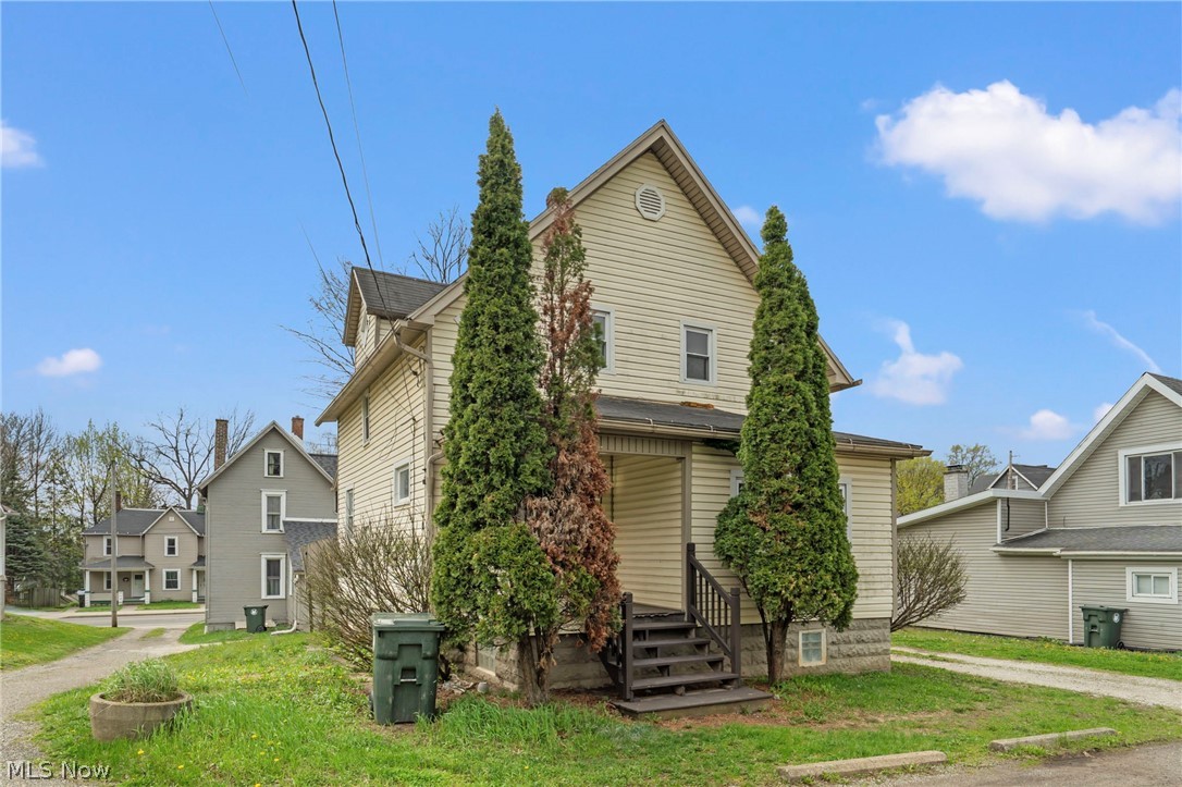 1308 Laiblin Place NE Canton OH 44705