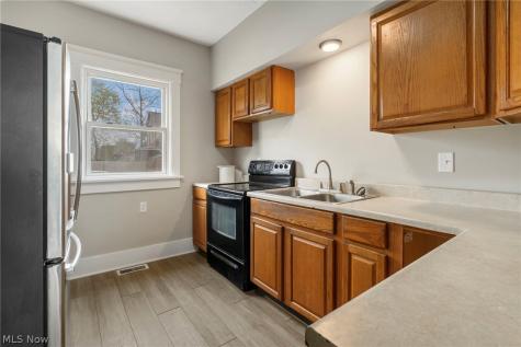 1308 Laiblin Place NE Canton OH 44705