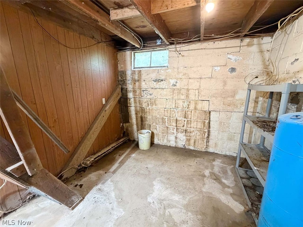 2087 Vesper Road SW Carrollton OH 44615