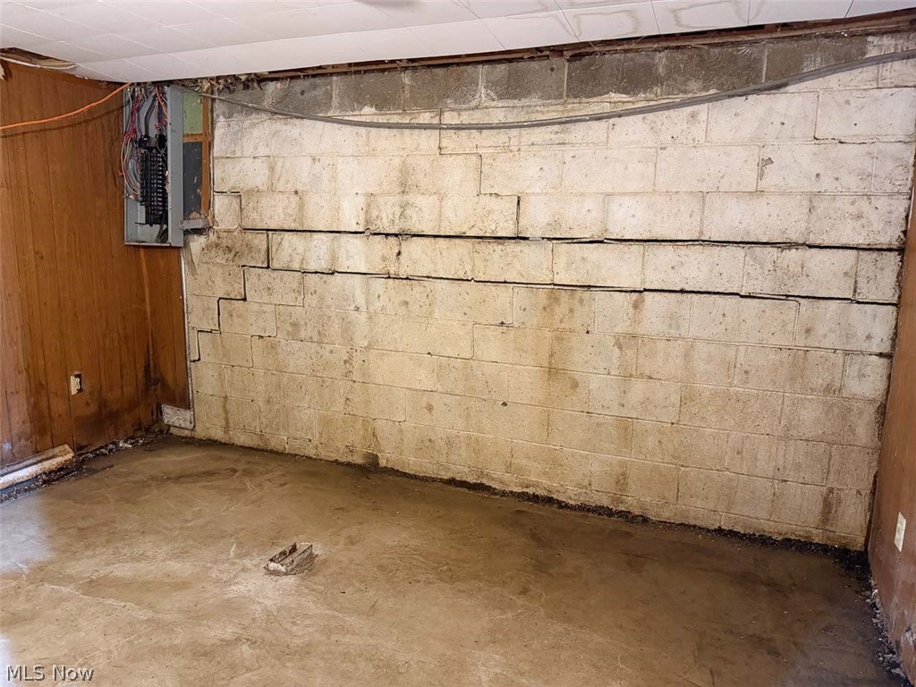 2087 Vesper Road SW Carrollton OH 44615