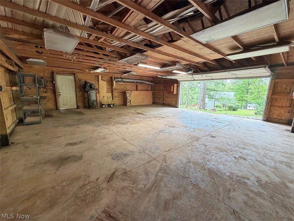 2087 Vesper Road SW Carrollton OH 44615