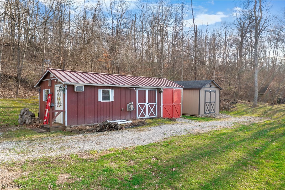 18990 New Gottengen Road Salesville OH 43778