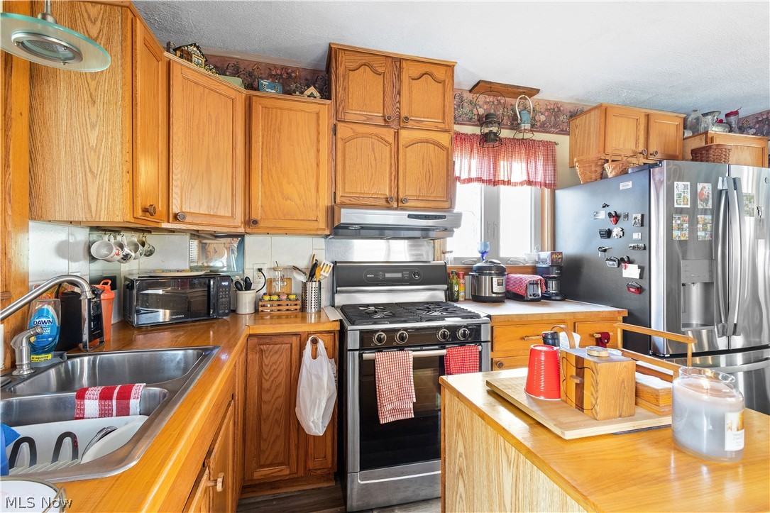 18990 New Gottengen Road Salesville OH 43778